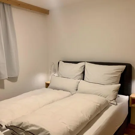 Gundhabing Apartman *